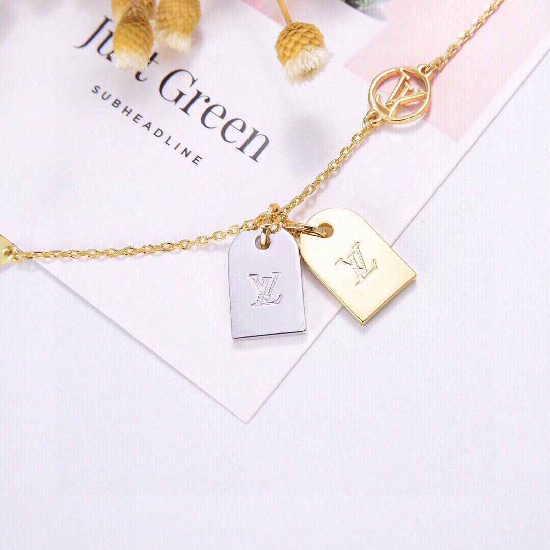 Louis Vuitton Monogram 18K Gold Bracelet product image 8, provided for visual reference and product detail review