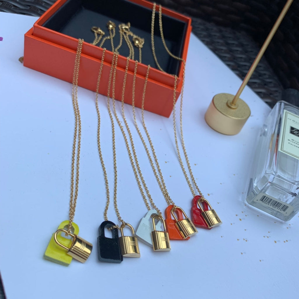 Hermes O'Kelly Black Pendant 18K Gold Necklace product image 6, provided for visual reference and product detail review