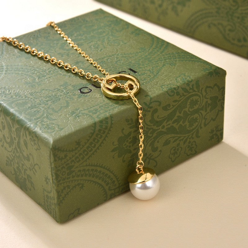 Gucci Double Blondie Pearl Drop 18K Gold Necklace product image 4, provided for visual reference and product detail review