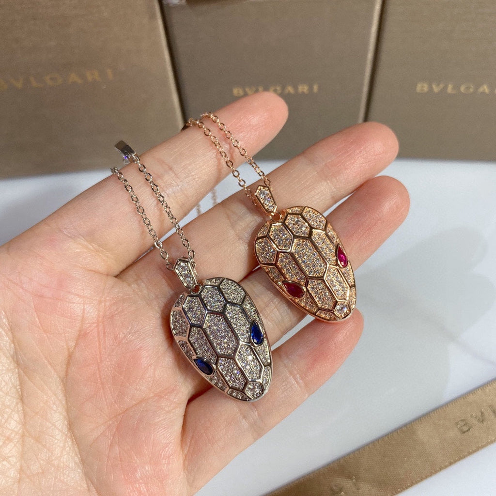 Bvlgari Serpenti 18K Gold Necklace product image 13, provided for visual reference and product detail review