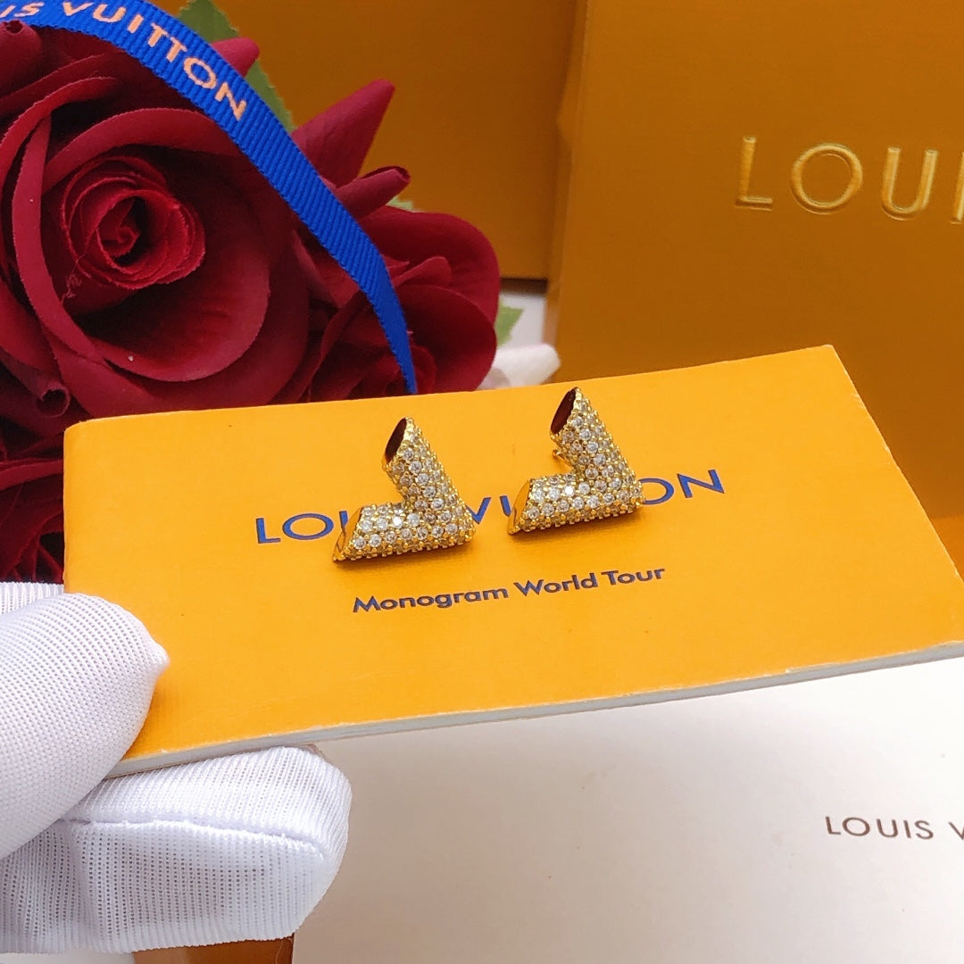 Louis Vuitton Diamonds 18K Gold Earrings product image 9, provided for visual reference and product detail review