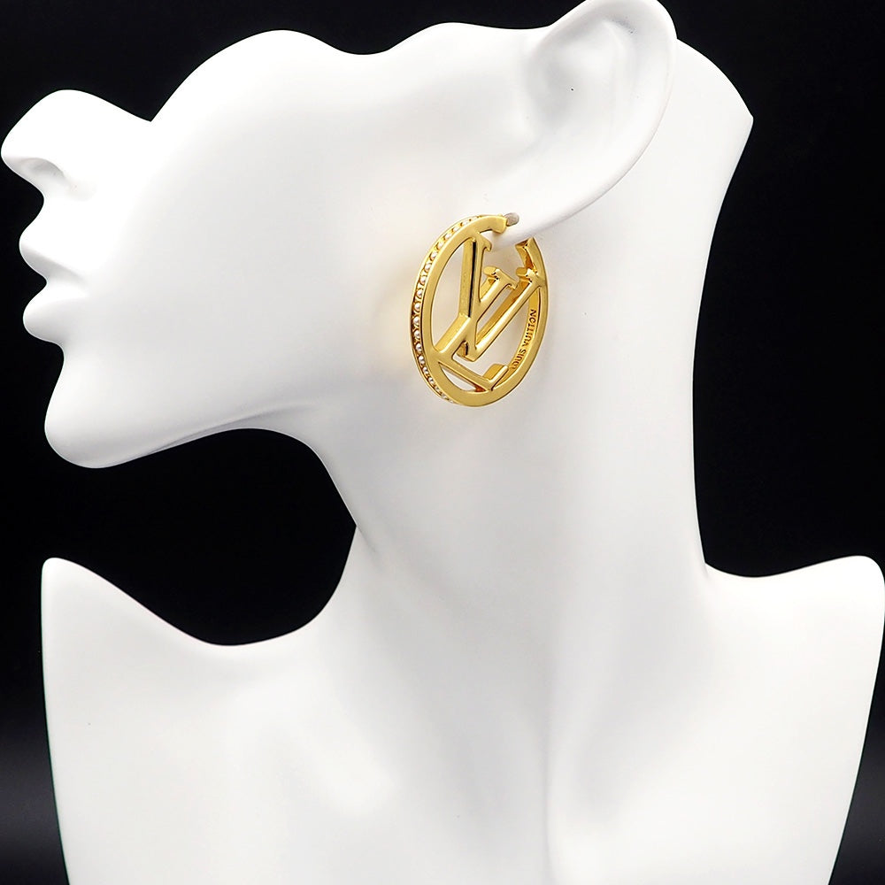 Louis Vuitton Louise Pearls 18K Gold Earrings product image 3, provided for visual reference and product detail review