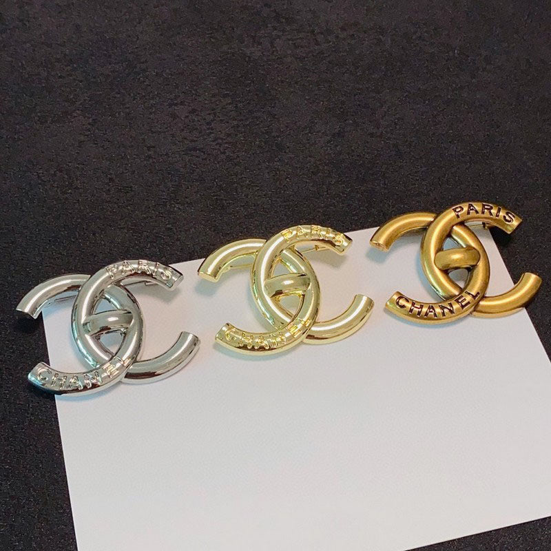 Chanel Paris Gold 18K Gold Brooch product image 1, provided for visual reference and product detail review