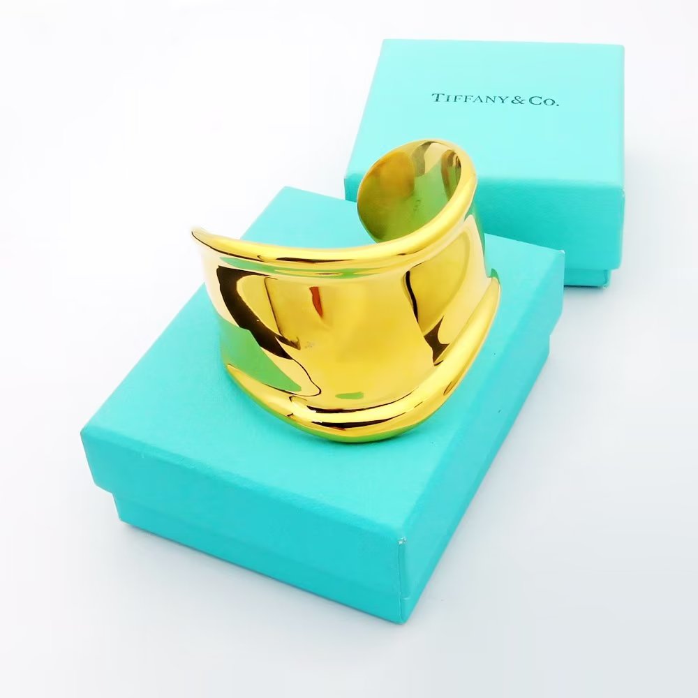 Tiffany Elsa Peretti Small Bone Cuff 18K Gold Bracelet product image 3, provided for visual reference and product detail
