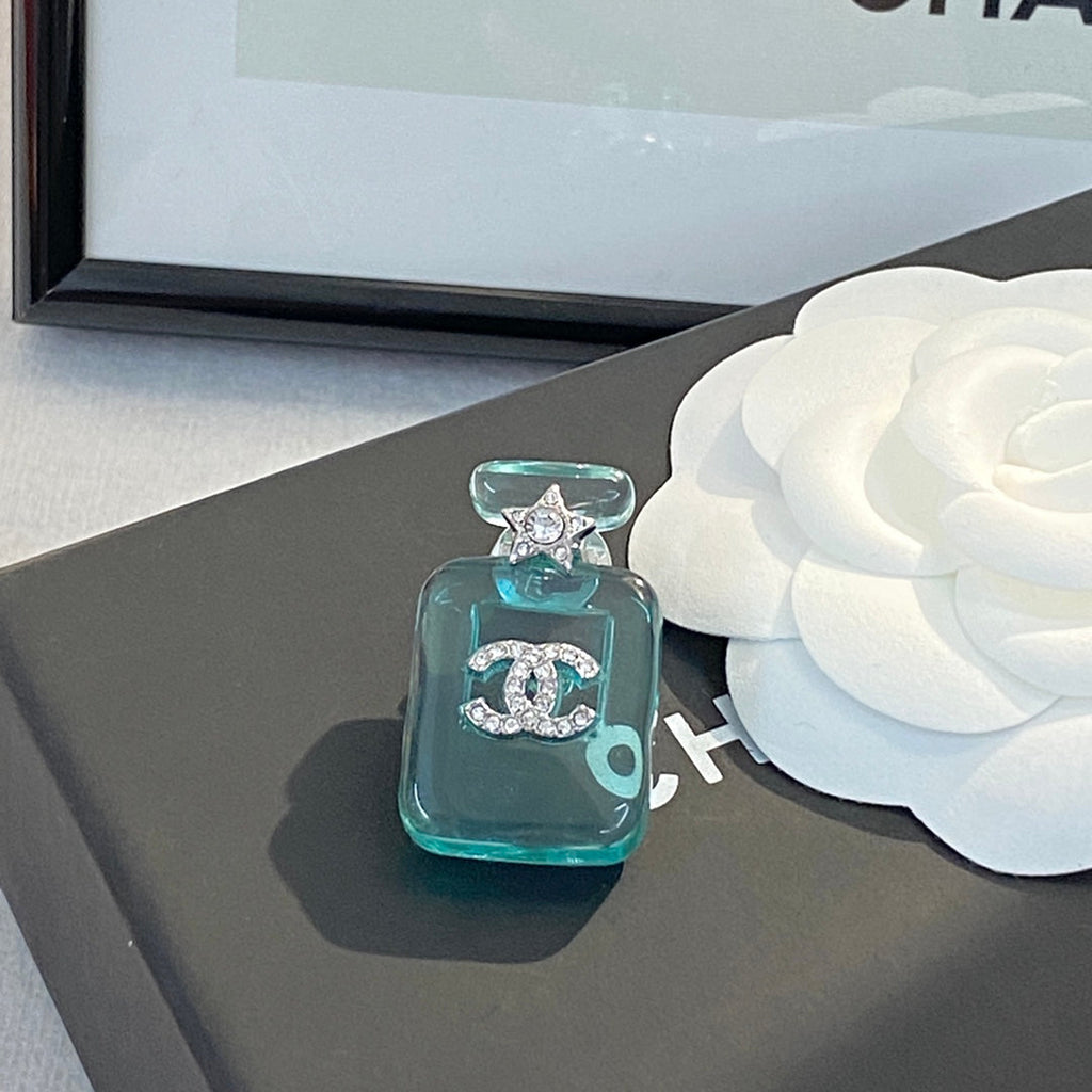 Chanel Perfume Color Bottle 18K Gold Brooch product image 26, provided for visual reference and product detail review