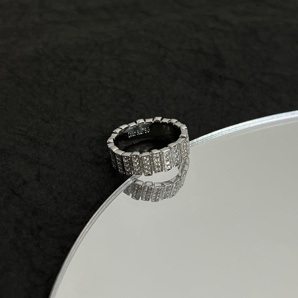 Dior Gem Diamonds 18K Gold Ring product image 8, provided for visual reference and product detail review