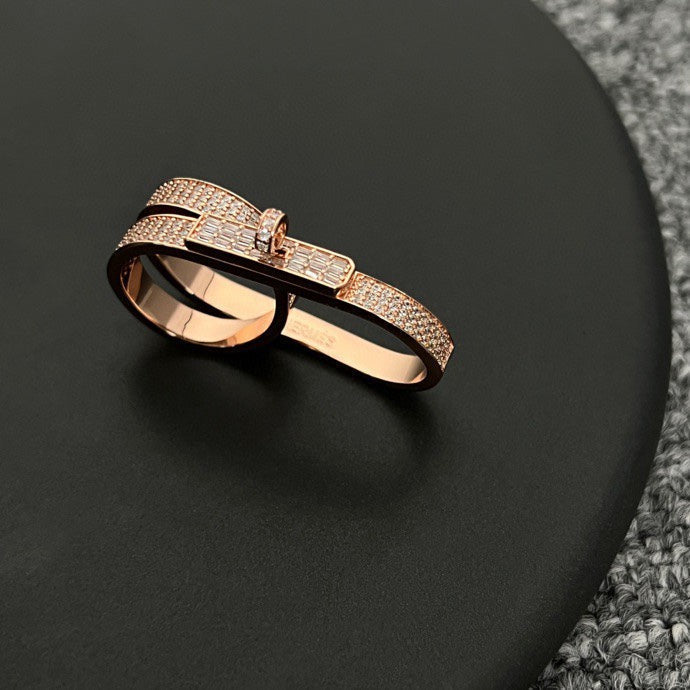 Hermes Kelly Gavroche Double 18K Gold Ring product image 10, provided for visual reference and product detail review