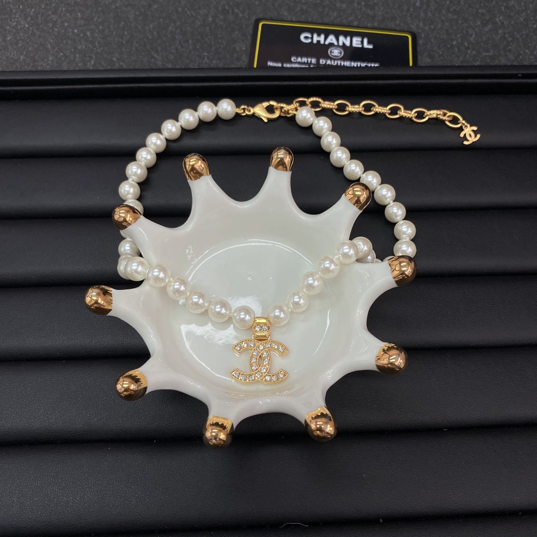 Chanel Pearl Chain 18K Gold Necklace product image 8, provided for visual reference and product detail review