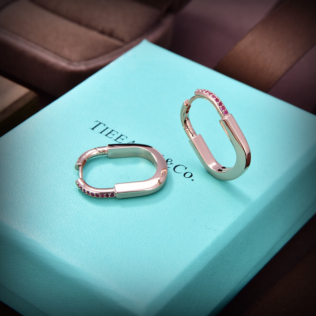 Tiffany Lock ROS ̈¦ Edition Medium 18K Gold Earrings product image 5, provided for visual reference and product detail review