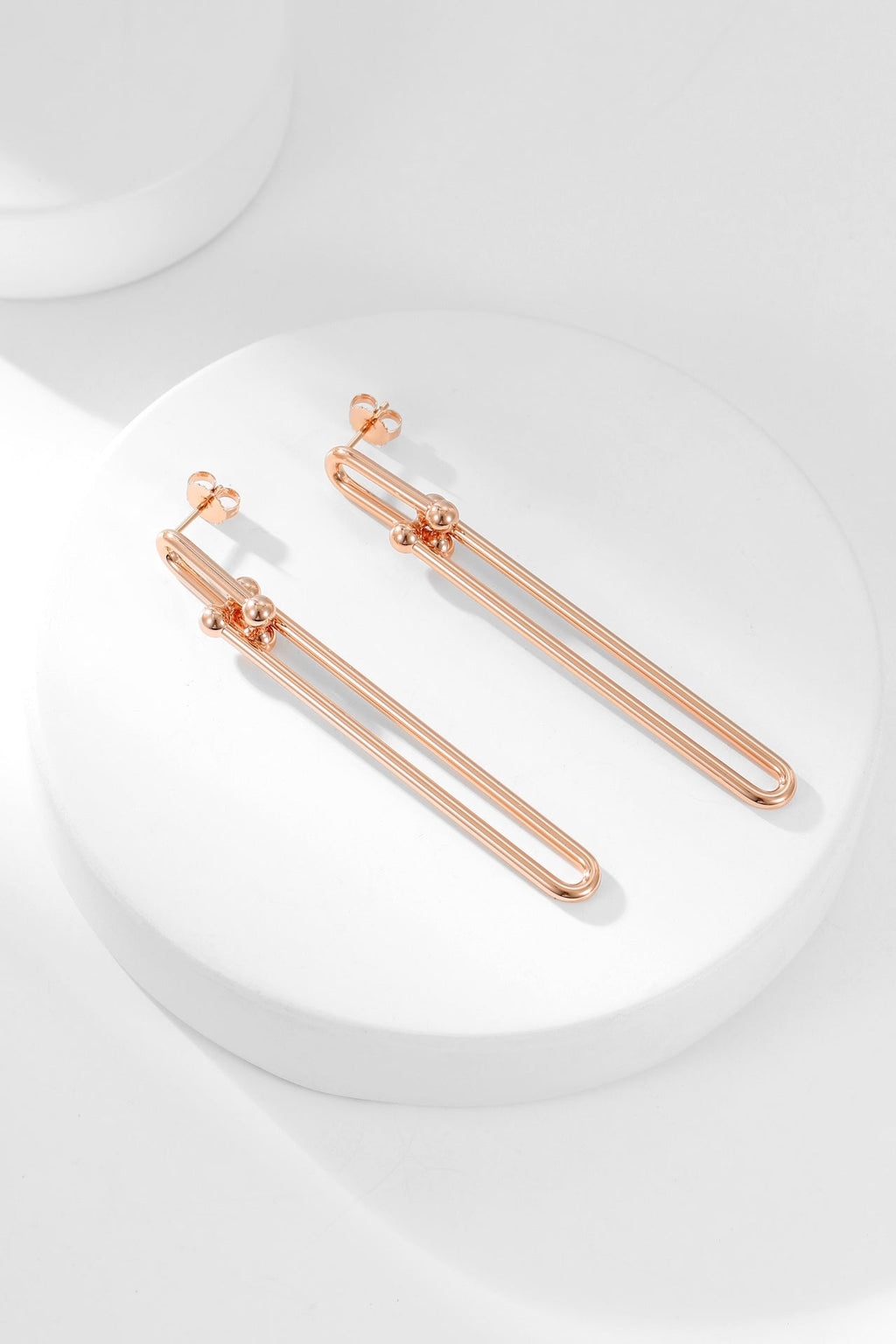 Tiffany HardWear Link 18K Gold Earrings product image 8, provided for visual reference and product detail review