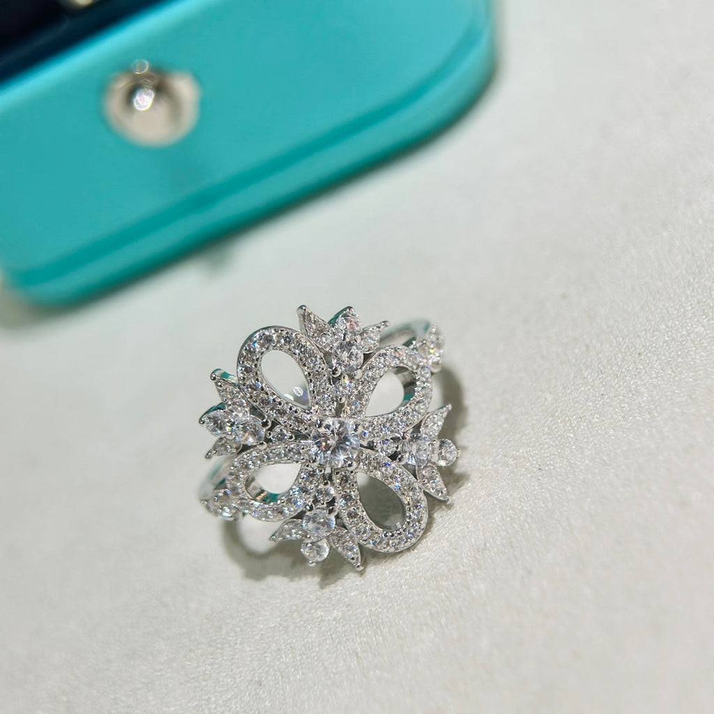 Tiffany Vinatge Flower 18K Gold Ring product image 8, provided for visual reference and product detail review