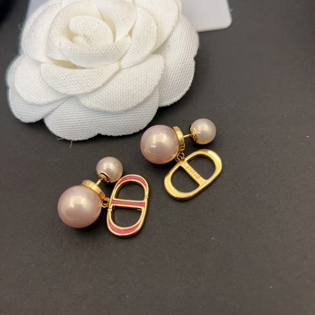 Dior 30 Montaigne Rani Pink Pearls 18K Gold Earrings product image 7, provided for visual reference and product detail review