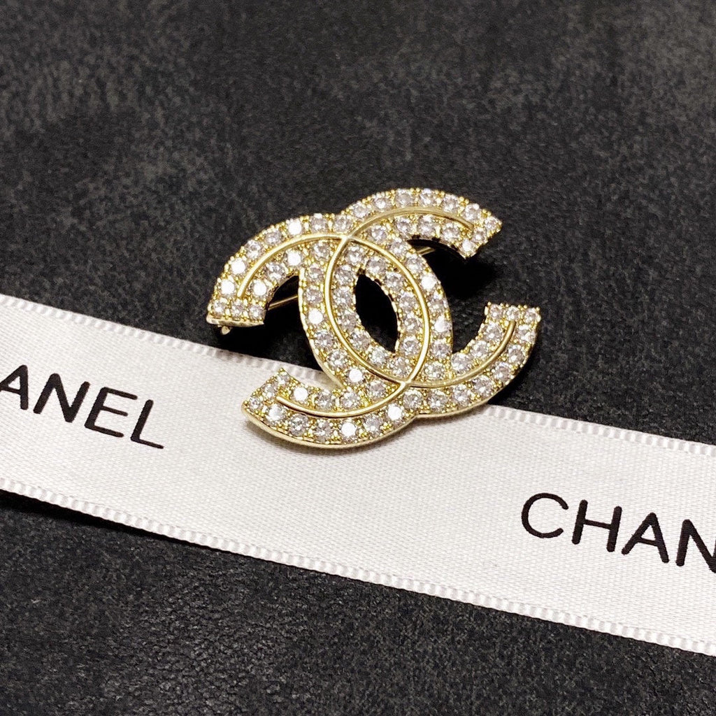 Chanel Diamonds Set Brooches 18K Gold Brooch product image 8, provided for visual reference and product detail review