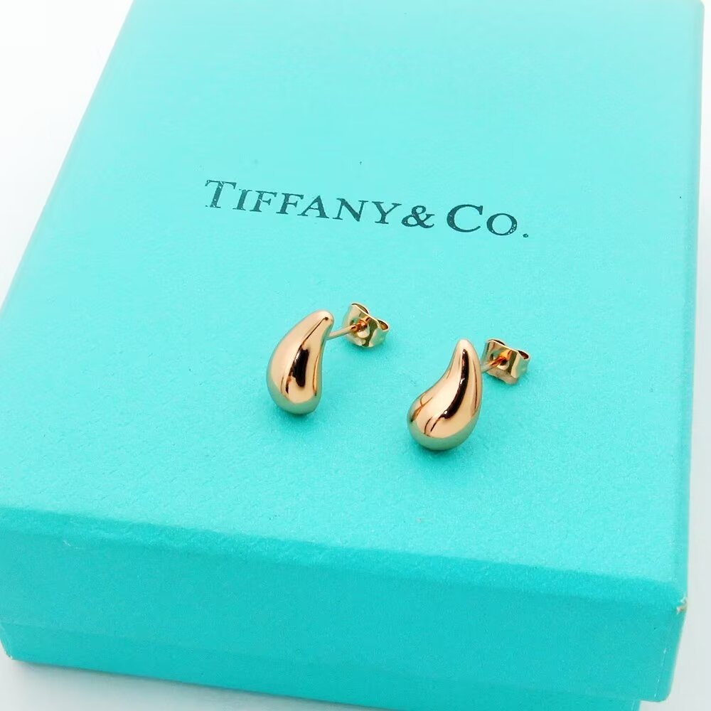 Tiffany Horn 18K Gold Earrings product image 5, provided for visual reference and product detail review