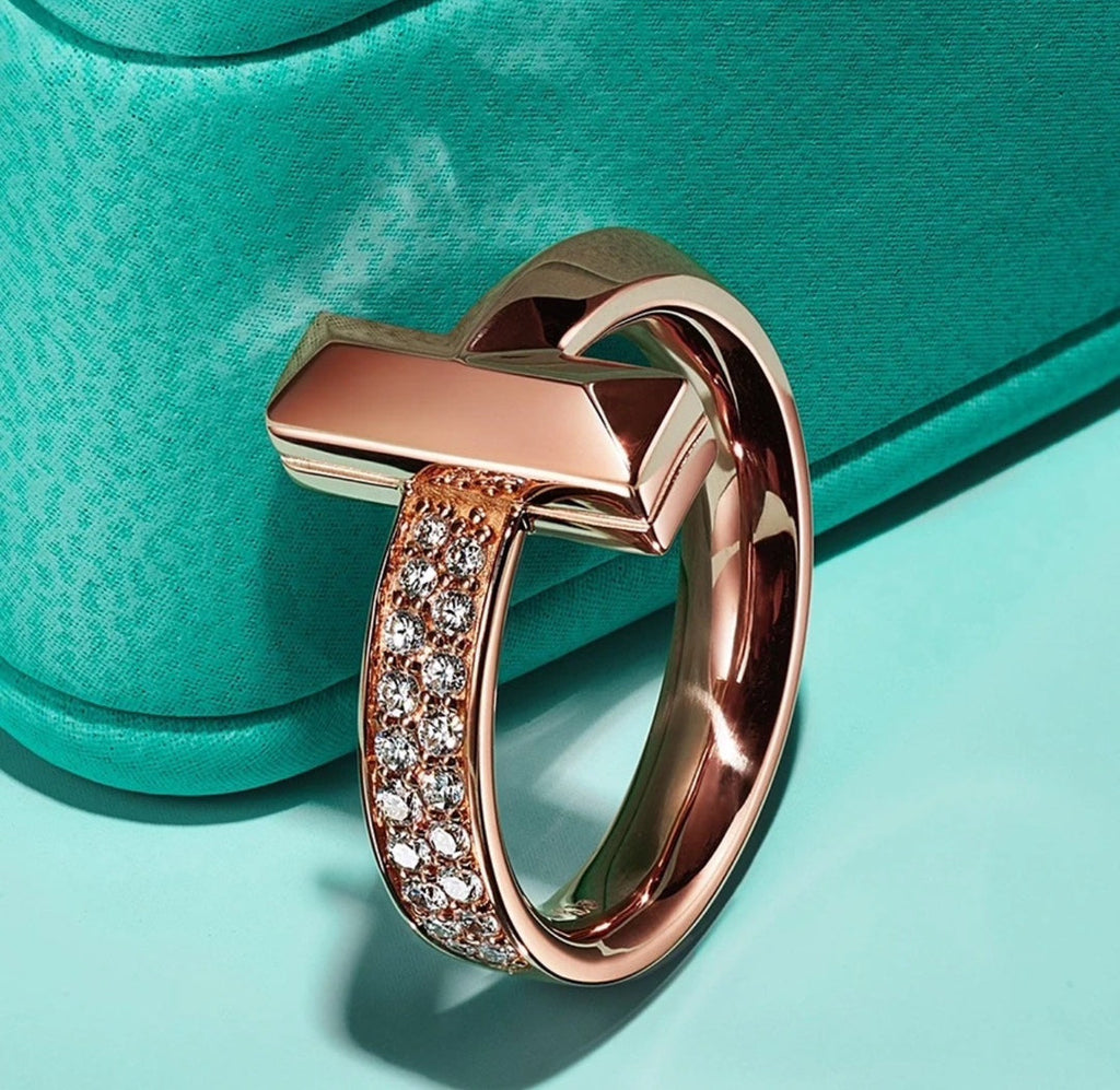 Tiffany T1 Diamonds 18K Gold Ring product image 9, provided for visual reference and product detail review