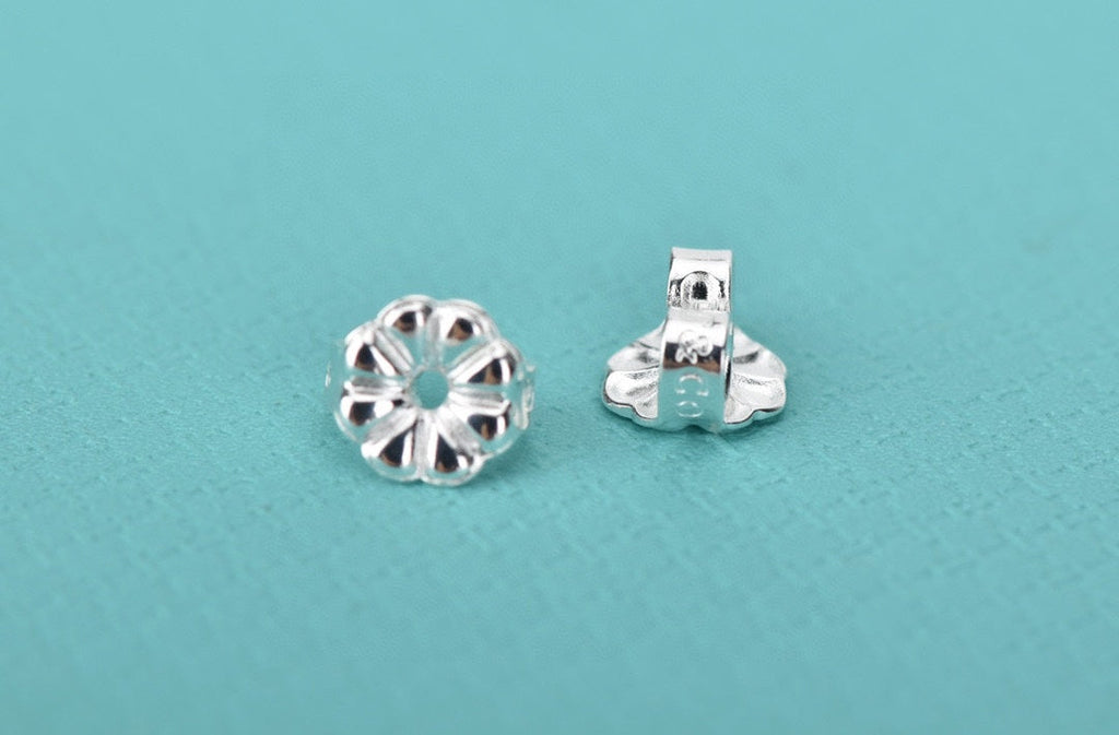 Tiffany Return to Heart 18K Gold Earrings product image 9, provided for visual reference and product detail review