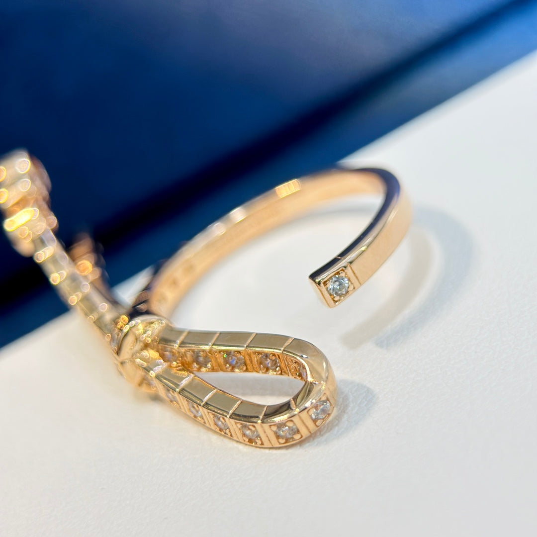 Chanel Ruban Diamonds 18K Gold Ring product image 8, provided for visual reference and product detail review