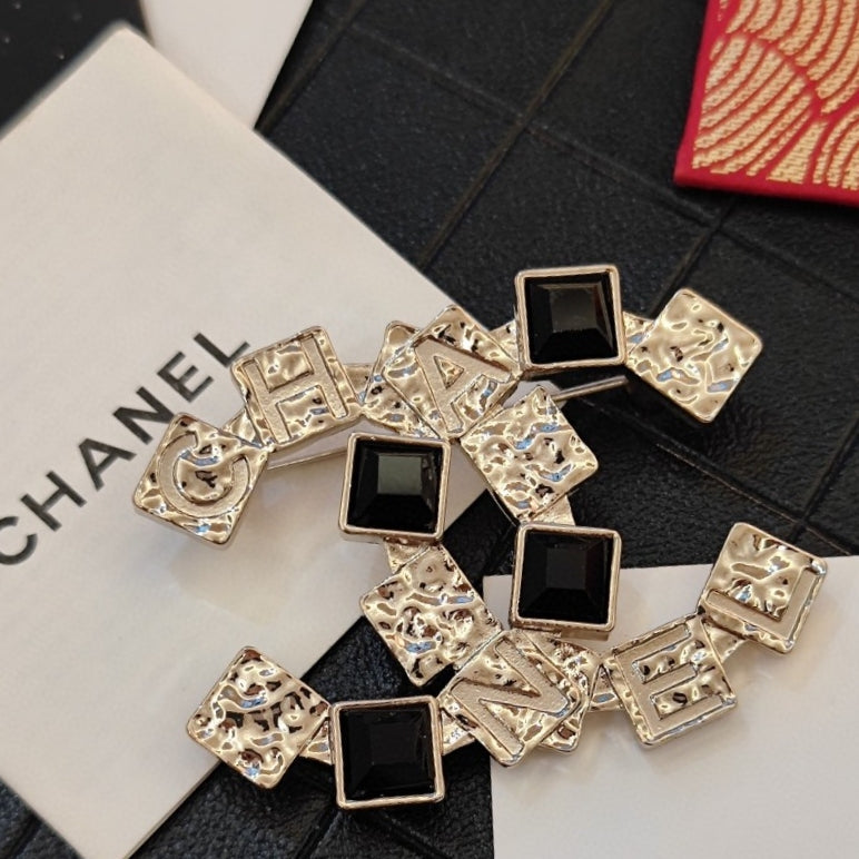 Chanel Black Crystals 18K Gold Brooch product image 8, provided for visual reference and product detail review