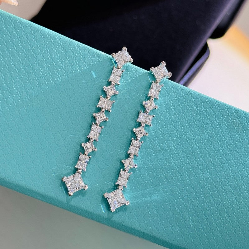 Tiffany Diamond 18K Gold Earrings product image 8, provided for visual reference and product detail review