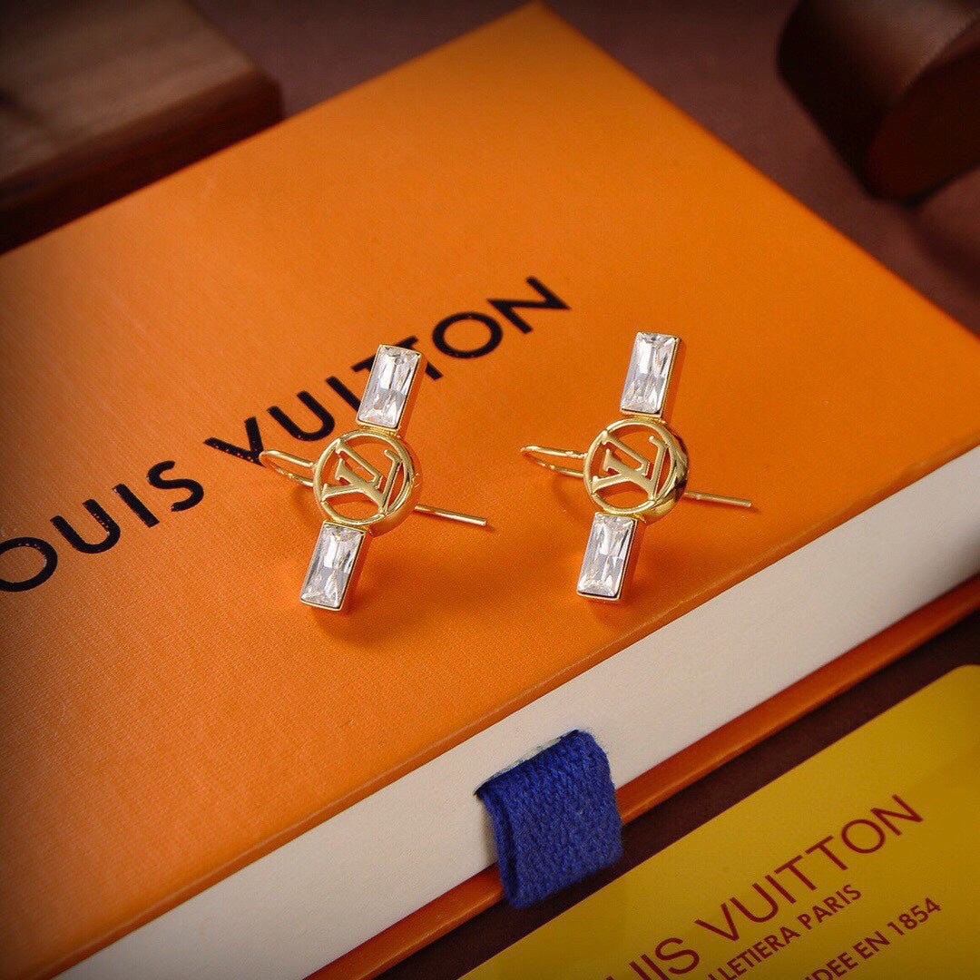 Louis Vuitton Crystals 18K Gold Earrings product image 8, provided for visual reference and product detail review
