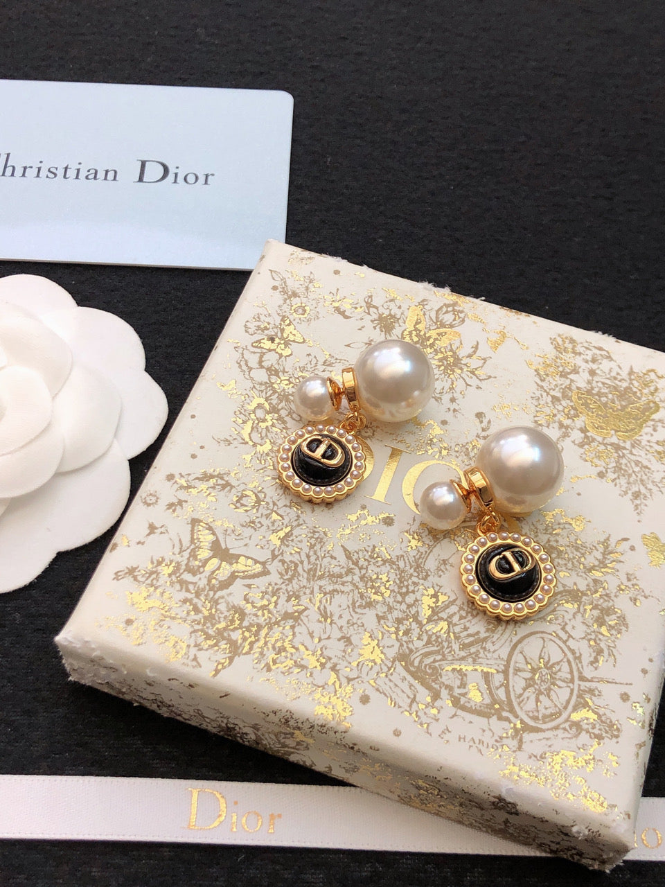 Dior Black Pearls 18K Gold Earrings product image 8, provided for visual reference and product detail review