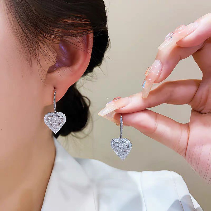 Tiffany Heart Diamonds 18K Gold Earrings product image 8, provided for visual reference and product detail review