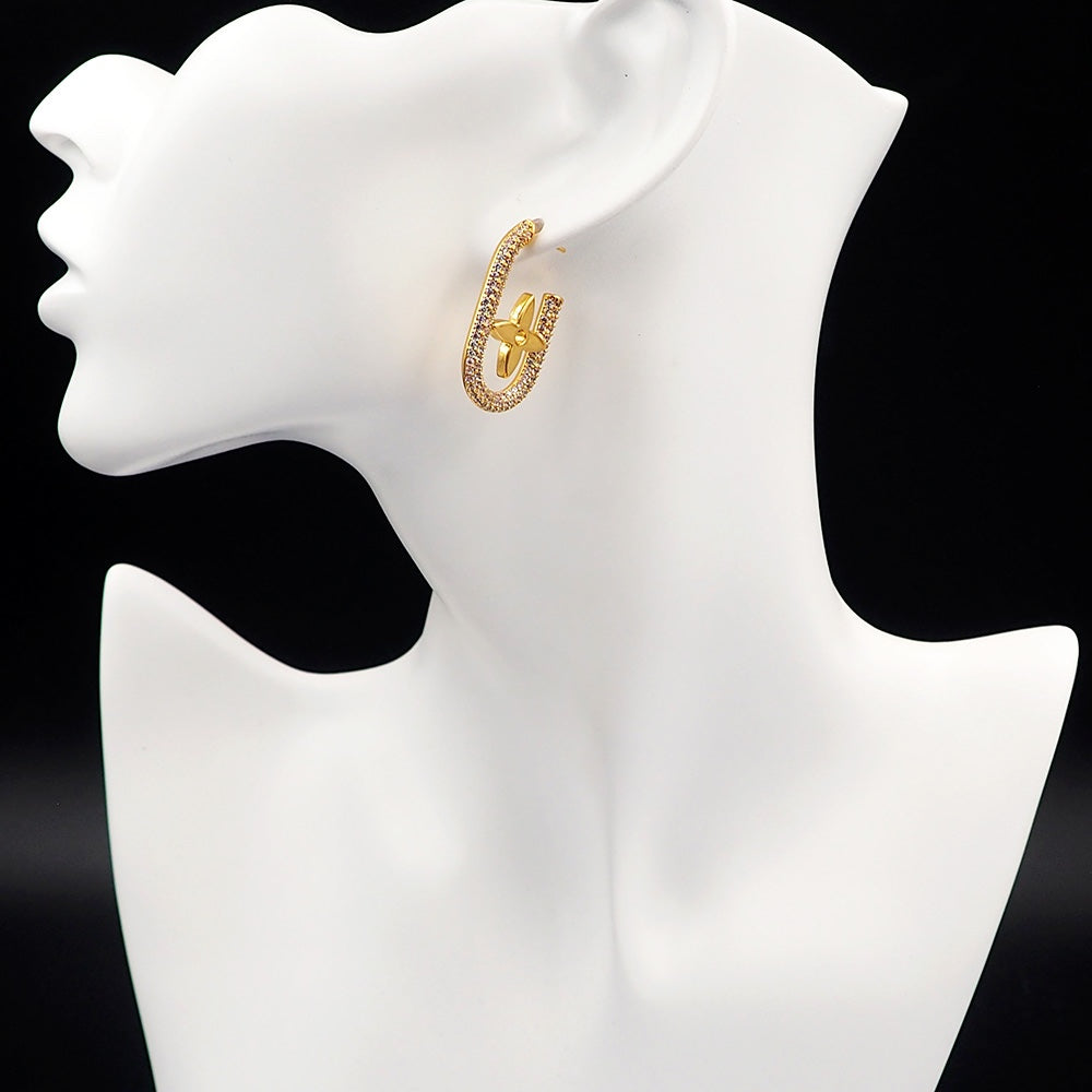 Louis Vuitton My Chain 18K Gold Earrings product image 3, provided for visual reference and product detail review