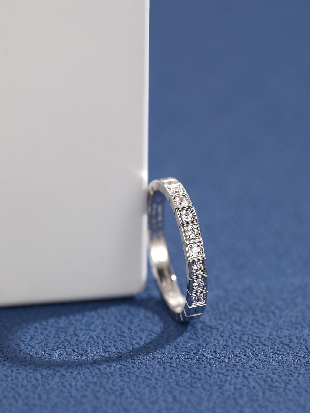 Ice Cube Diamonds 18K Gold Ring product image 8, provided for visual reference and product detail review