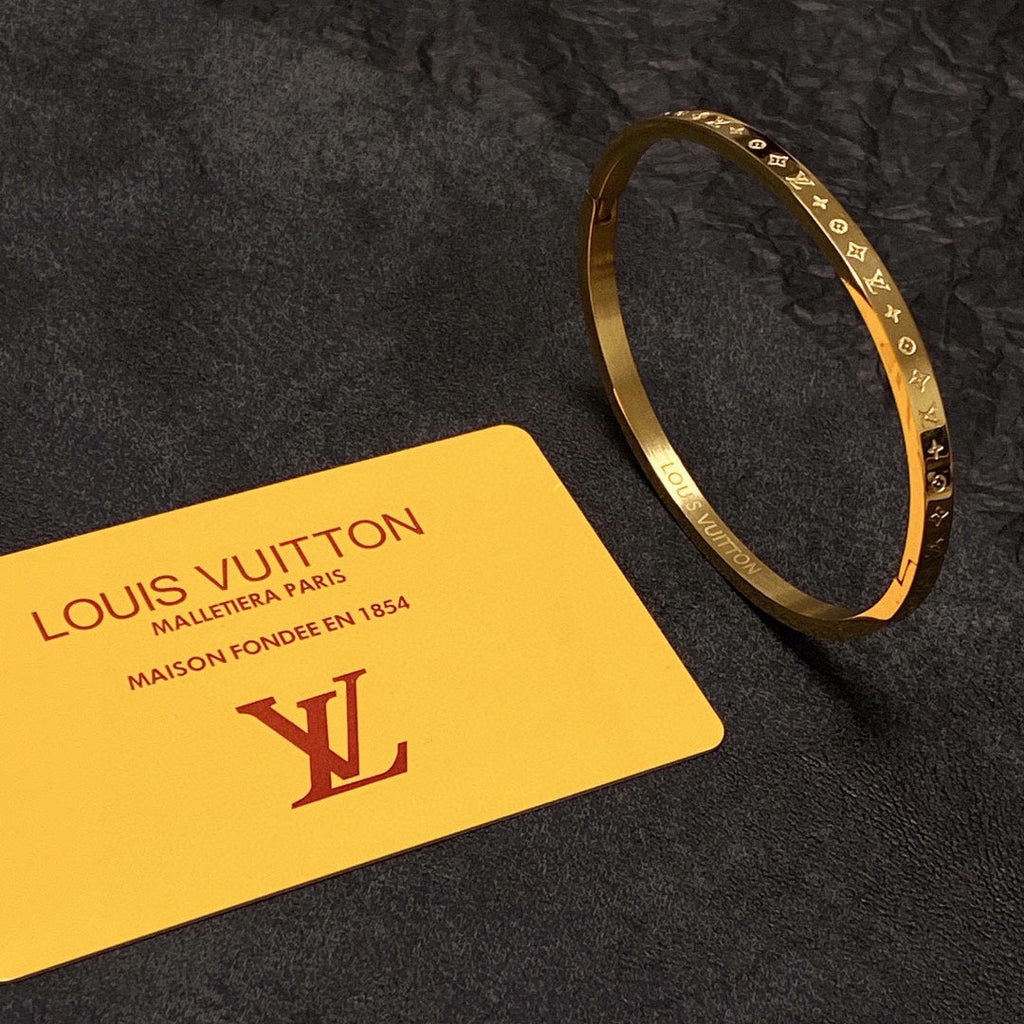 Louis Vuitton Vintage 18K Gold Bracelet product image 3, provided for visual reference and product detail review