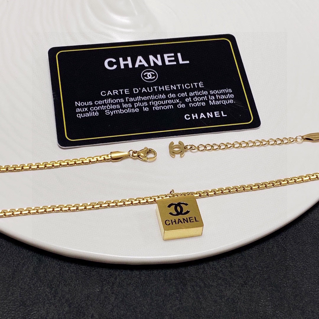 Chanel Pendant 18K Gold Necklace product image 8, provided for visual reference and product detail review
