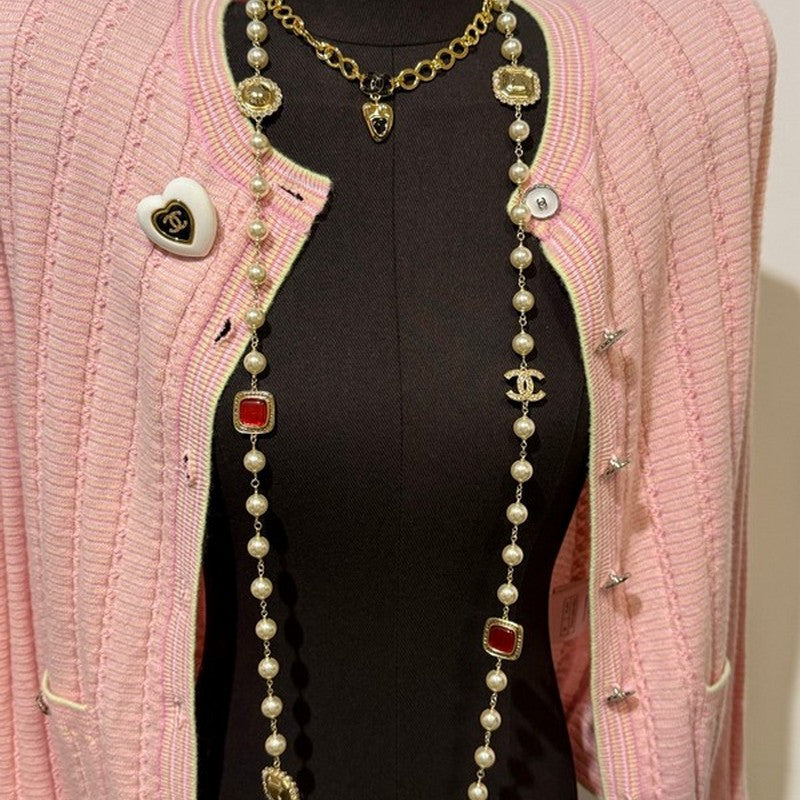 Chanel Long Pearl Red Crystals 18K Gold Necklace product image 8, provided for visual reference and product detail review