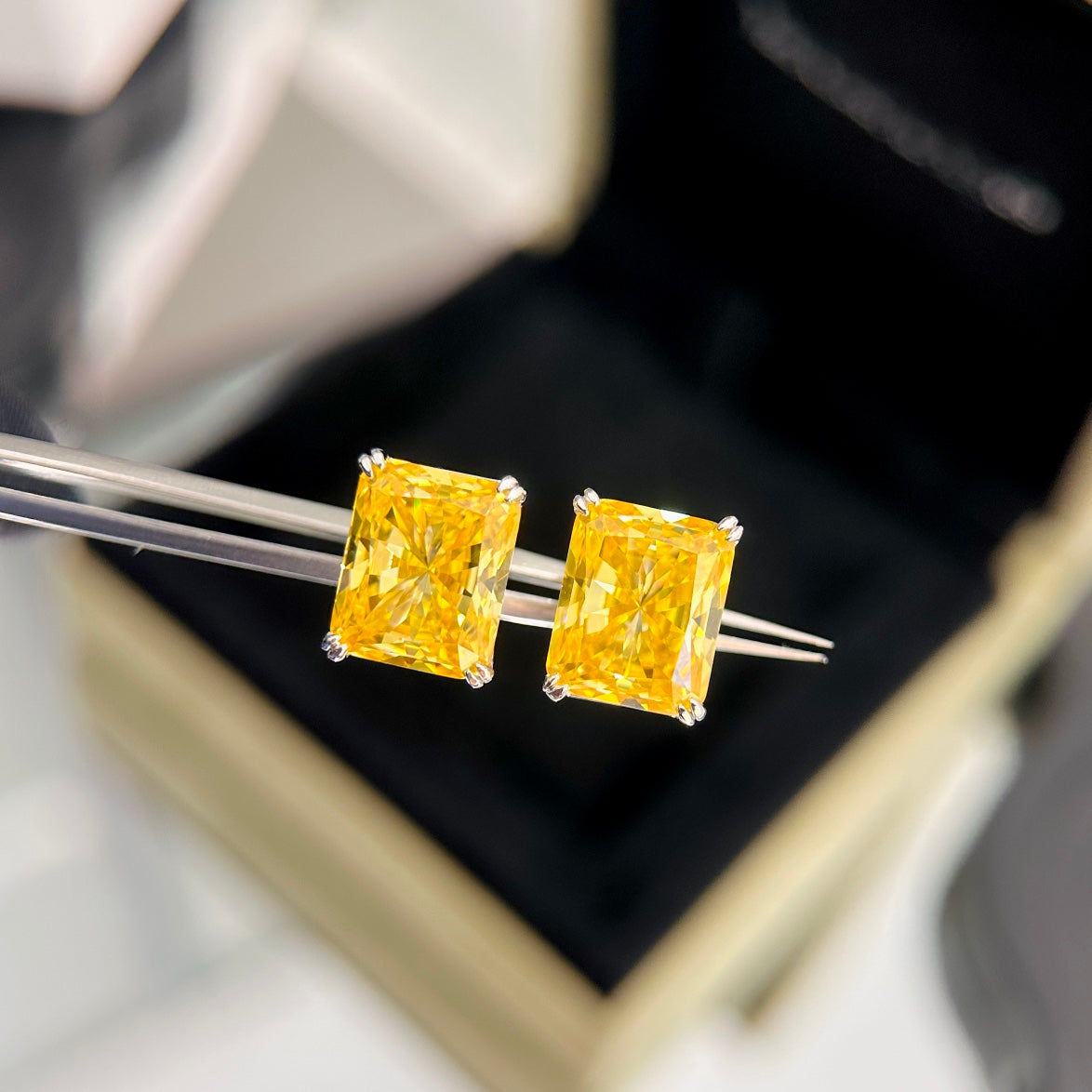 Tiffany Yellow Crystal 18K Gold Earrings product image 7, provided for visual reference and product detail review