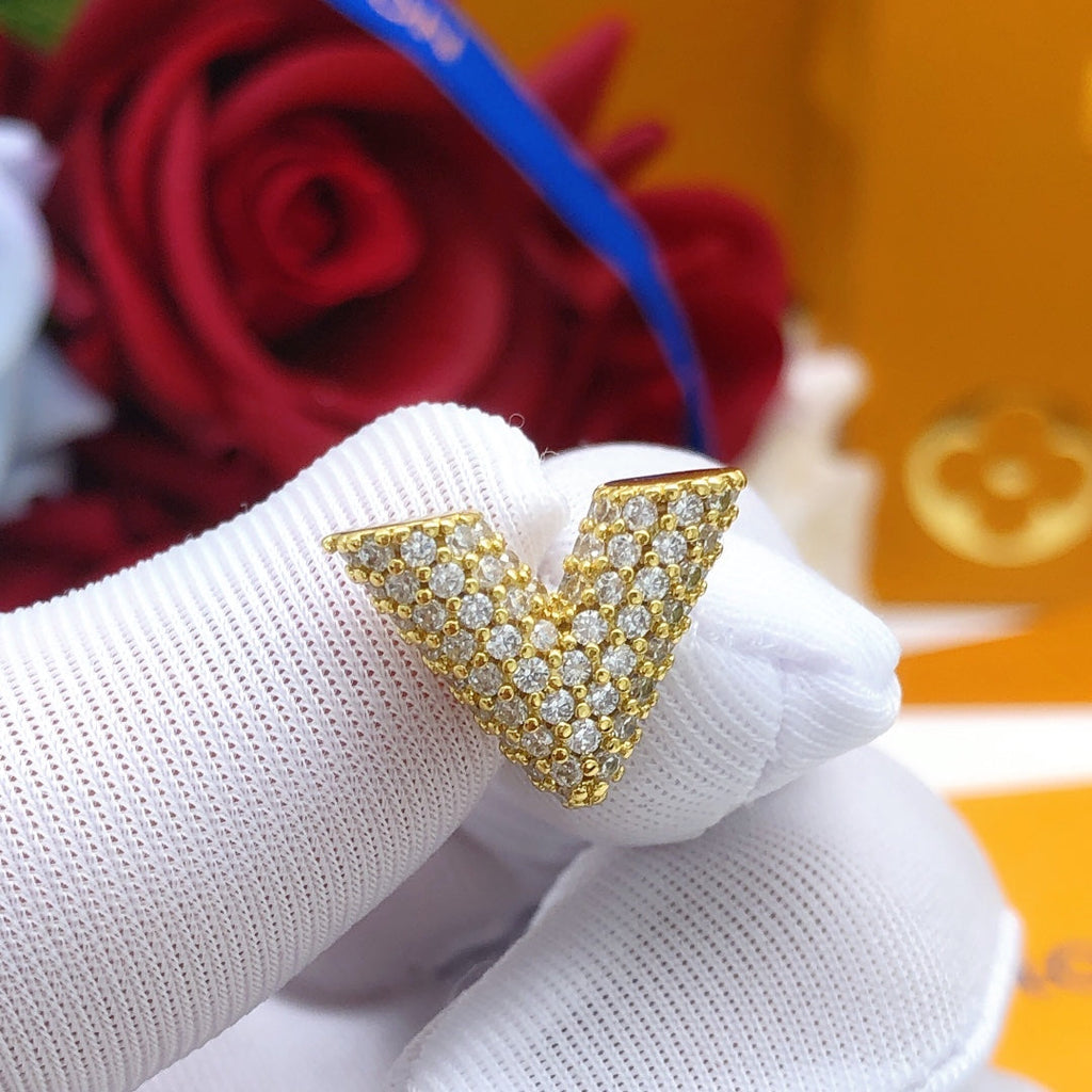 Louis Vuitton Diamonds 18K Gold Earrings product image 2, provided for visual reference and product detail review