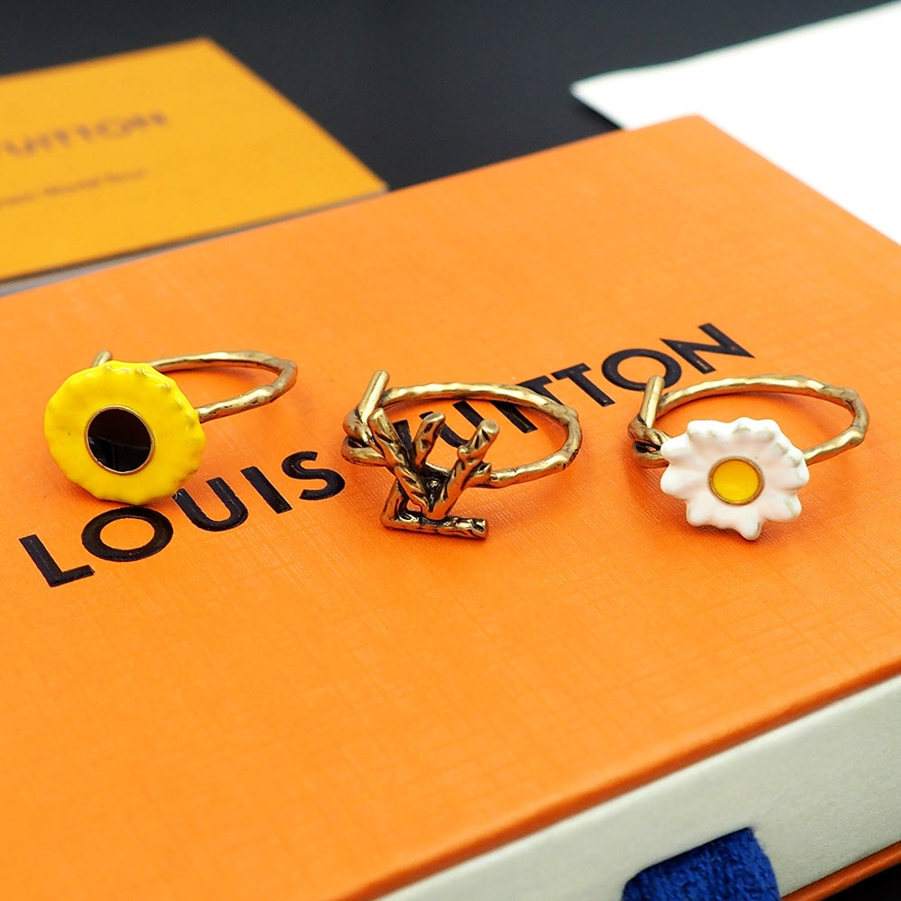 Louis Vuitton Gardening Set of Three 18K Gold Ring product image 10, provided for visual reference and product detail review
