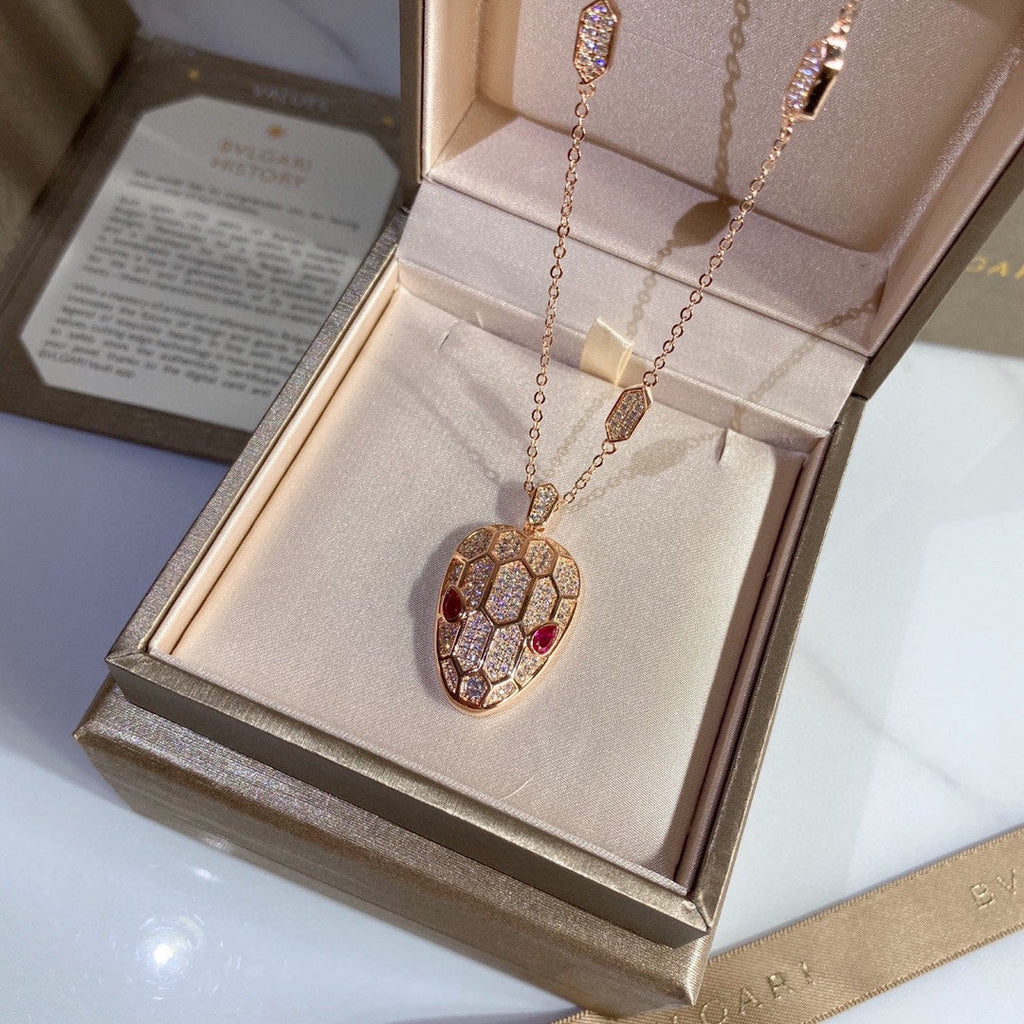 Bvlgari Serpenti 18K Gold Necklace product image 5, provided for visual reference and product detail review