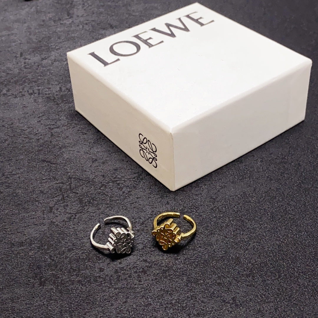 LOEWE Anagram Single Anagram 18K Gold Ring product image 12, provided for visual reference and product detail review