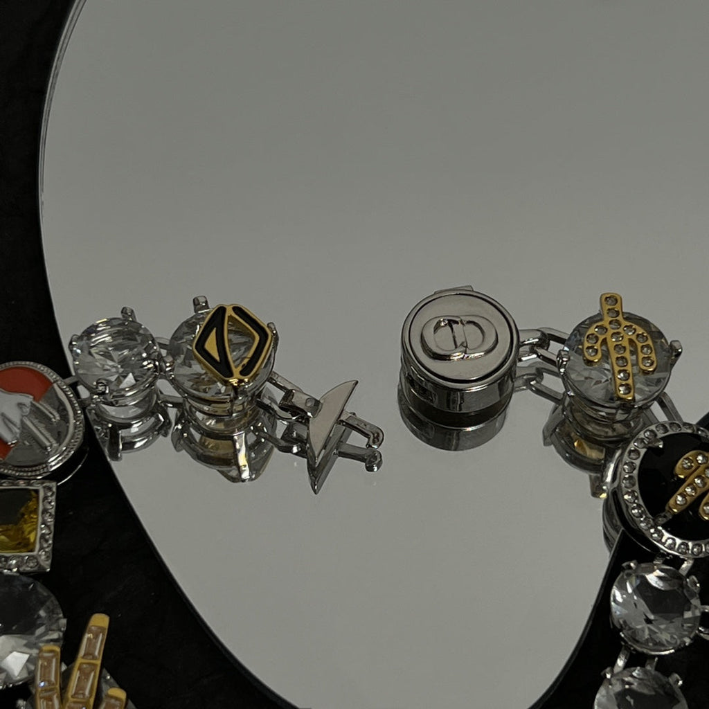 Dior x Cactus Jack GOAT 18K Gold Necklace product image 2, provided for visual reference and product detail review