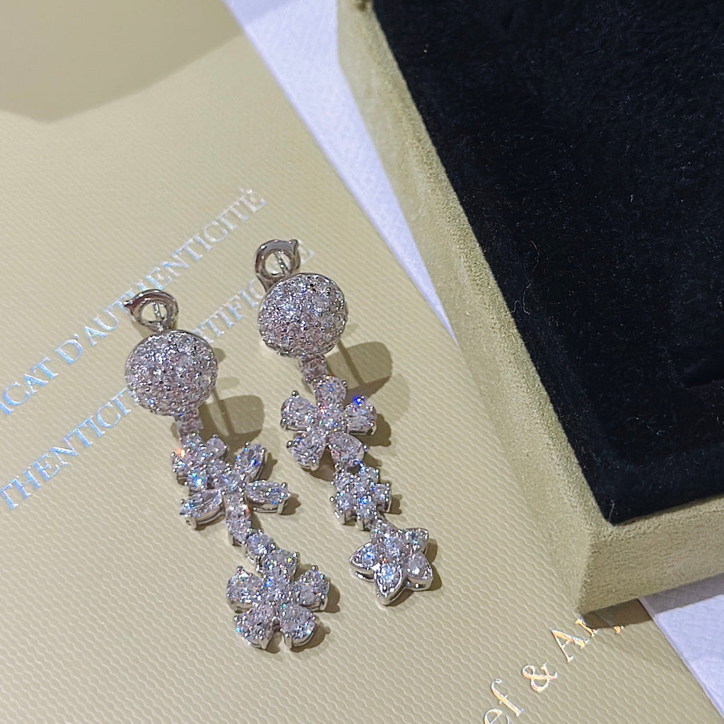 Folie Des Pr ̈¦s 18K Gold Earrings product image 9, provided for visual reference and product detail review