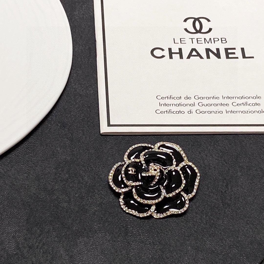 Chanel Black Flower 18K Gold Brooch product image 9, provided for visual reference and product detail review