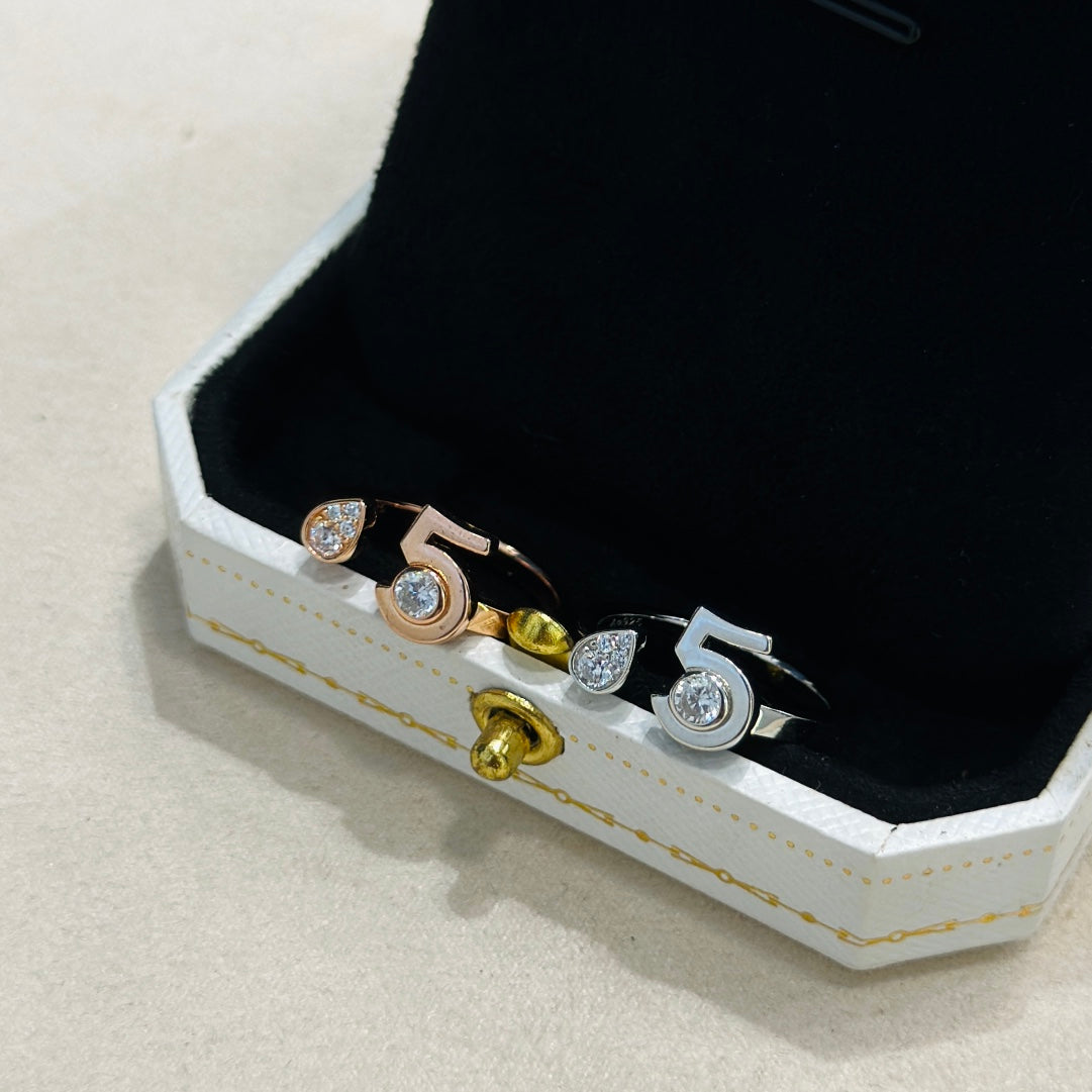Chanel No.5 18K Gold Ring product image 6, provided for visual reference and product detail review