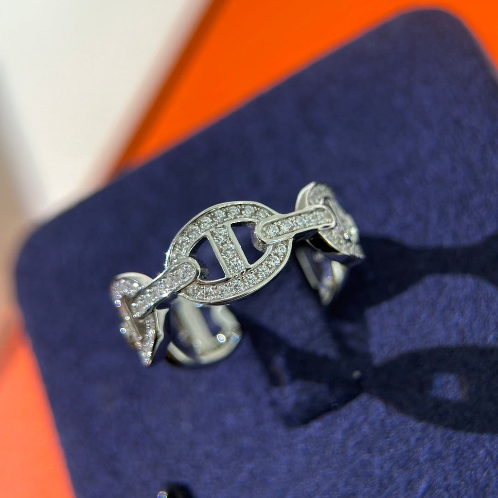 Hermes Chaine d'Ancre Enchainee Diamond 18K Gold Ring product image 7, provided for visual reference and product detail