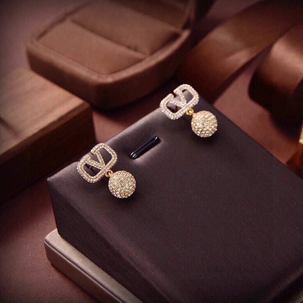 Valentino Diamonds 18K Gold Earrings product image 9, provided for visual reference and product detail review