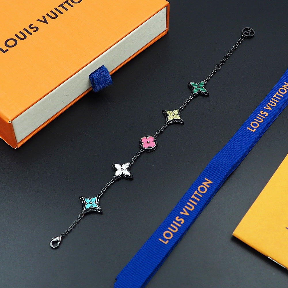 Louis Vuitton MNG Big Party 18K Gold Bracelet product image 5, provided for visual reference and product detail review