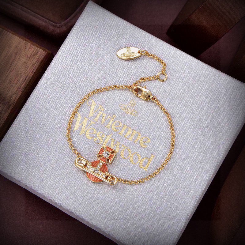 Vivienne West Mayfair Bas Relief Pendant 18K Gold Bracelet product image 3, provided for visual reference and product detail
