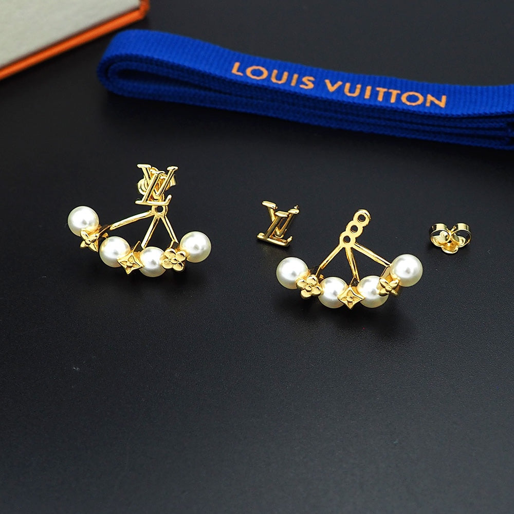 Louis Vuitton Monogram Pearls 18K Gold Earrings product image 11, provided for visual reference and product detail review