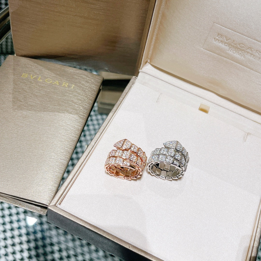 Bvlgari Serpenti Viper Full Pave Diamond 18K Gold Ring product image 10, provided for visual reference and product detail