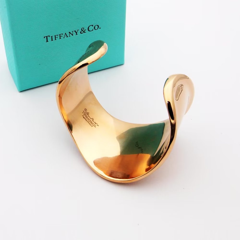 Tiffany Elsa Peretti Small Bone Cuff 18K Gold Bracelet product image 7, provided for visual reference and product detail