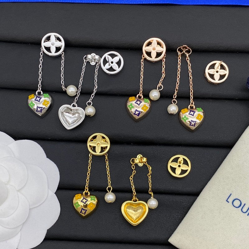 Louis Vuitton Diamond Pearl Drop 18K Gold Earrings product image 9, provided for visual reference and product detail review
