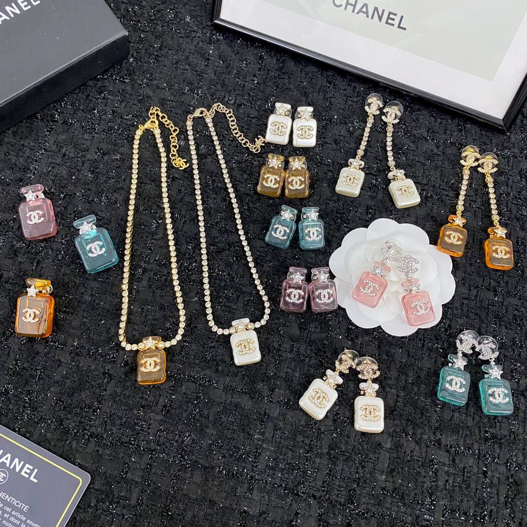 Chanel Perfume Color Bottle 18K Gold Brooch product image 12, provided for visual reference and product detail review