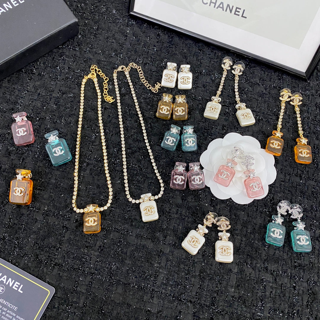 Chanel Perfume Color Bottle 18K Gold Brooch product image 12, provided for visual reference and product detail review